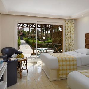 Bungalow Garden View